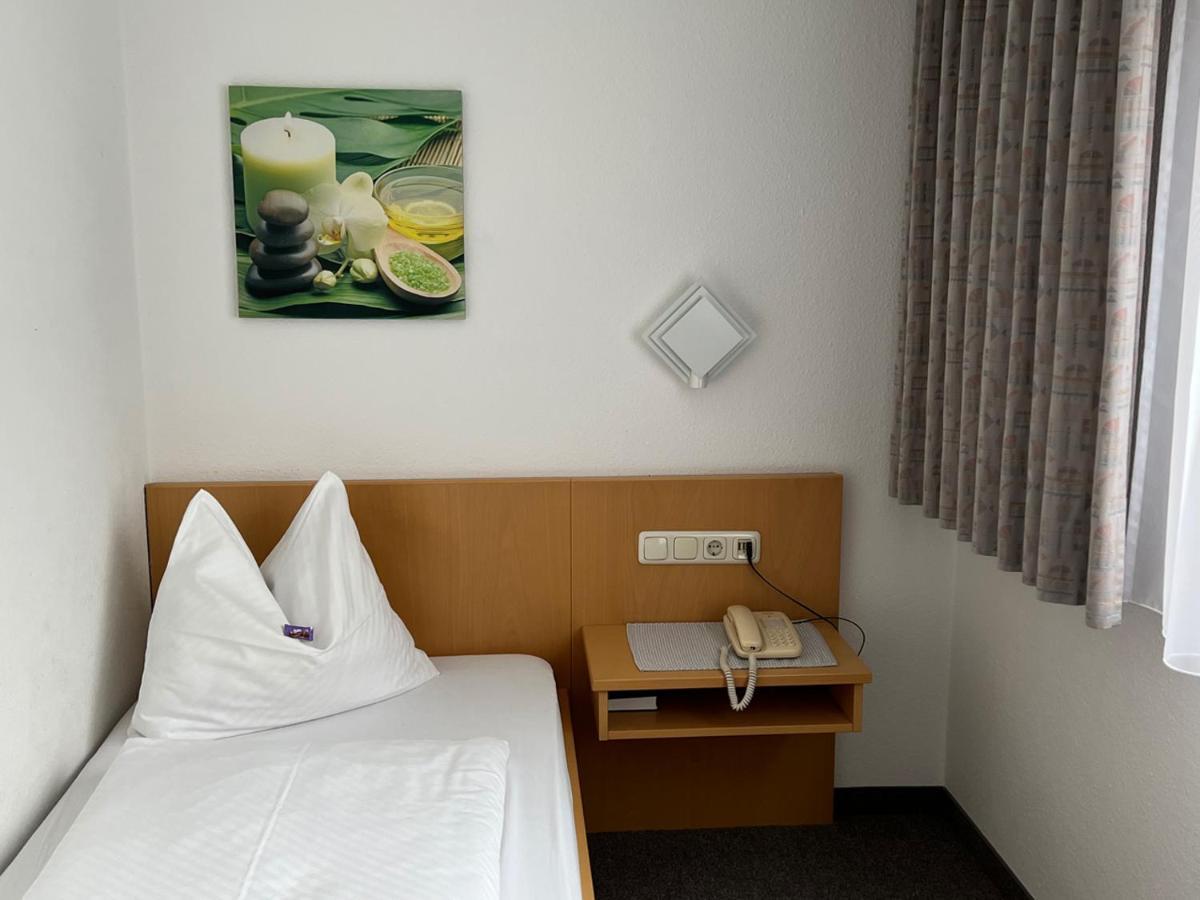 Hotel-Pension Sternen คลอส ภายนอก รูปภาพ