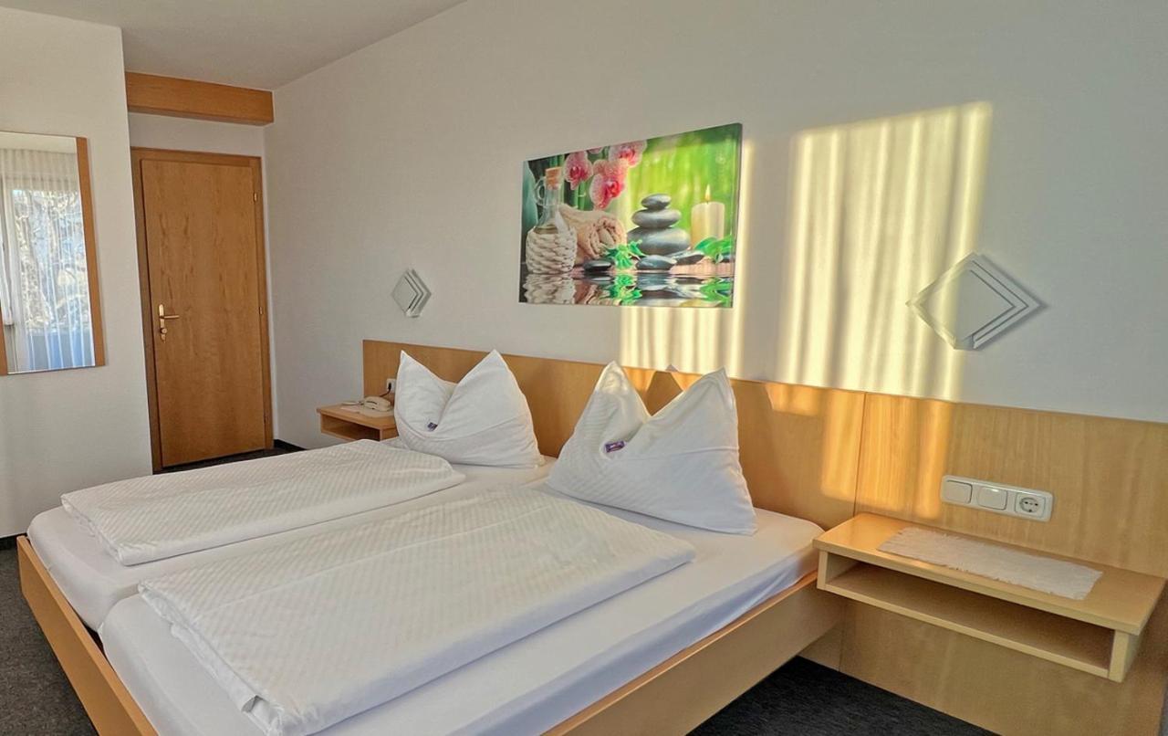 Hotel-Pension Sternen คลอส ภายนอก รูปภาพ